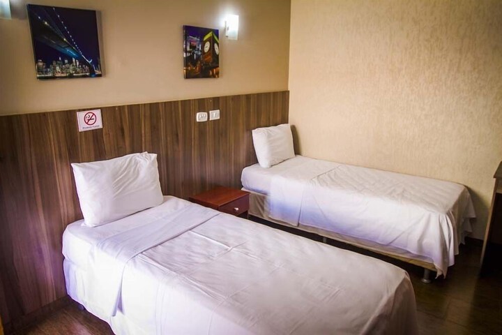 Room 8 of 32
