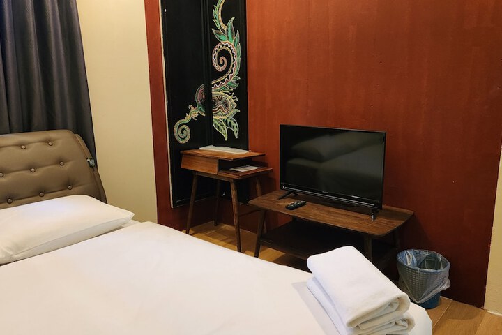 Room 9 of 82