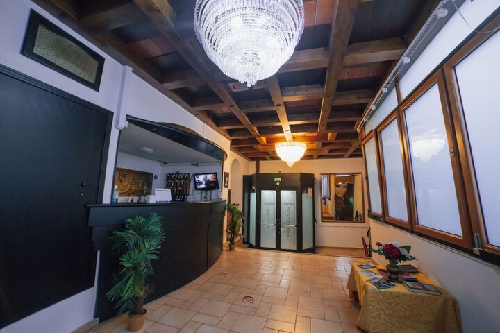 Hotel Interior 4 of 31