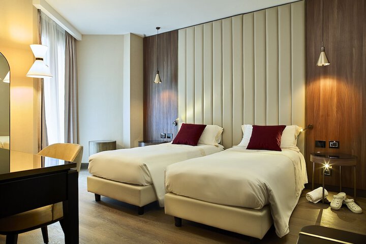 Room 26 of 86