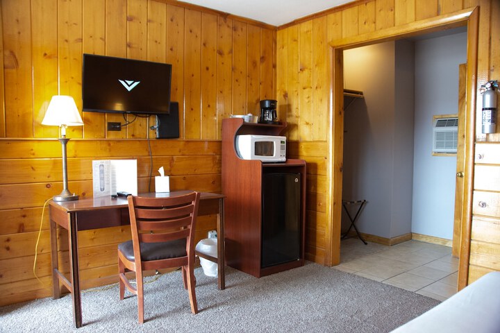 Room 13 of 21