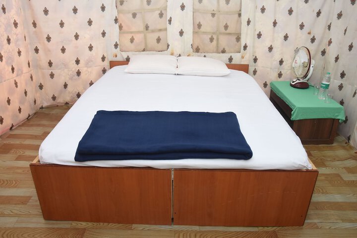 Room 6 of 34