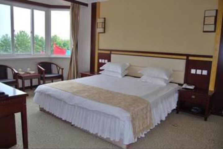 Room 3 of 16