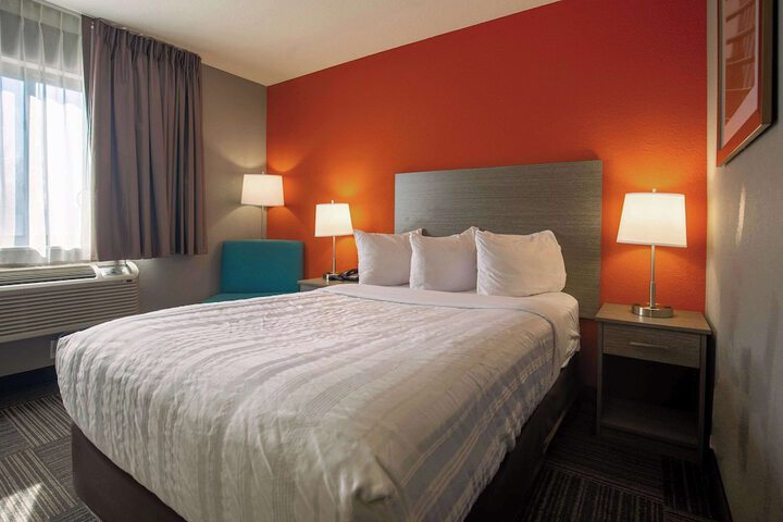 1 Double Bed Accessible (39 of 44)