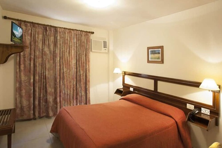Room 16 of 44
