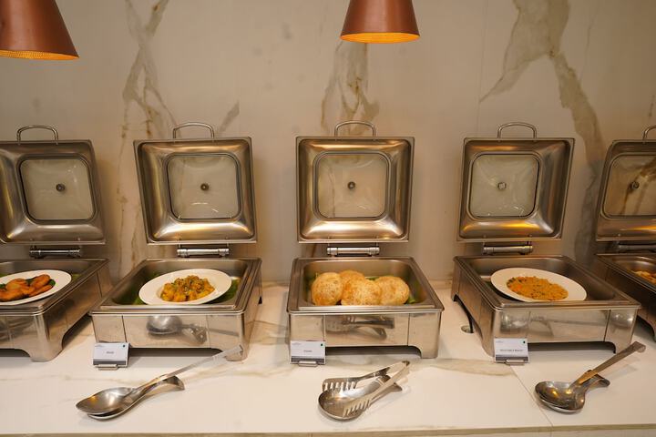 Dining 41 of 54