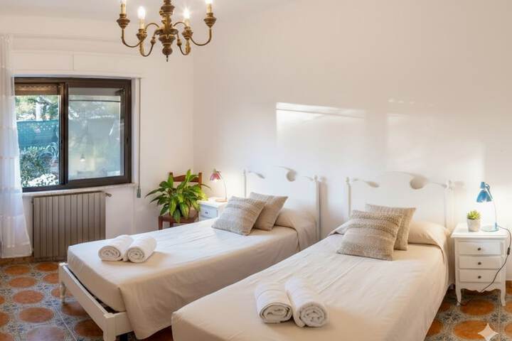 Room 2 of 15