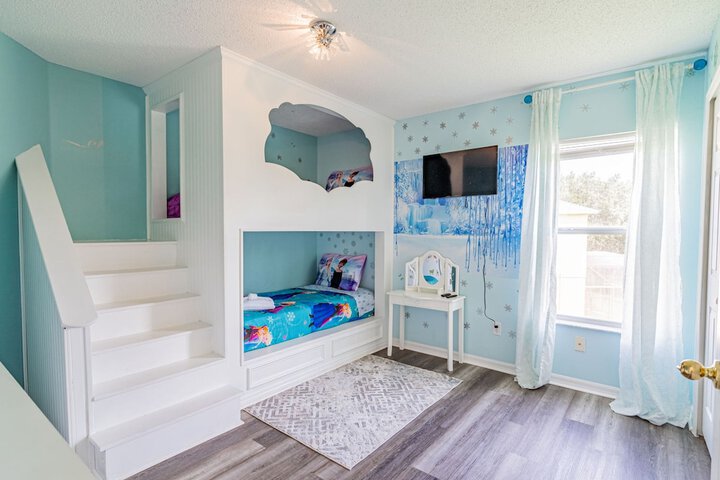 Room 3 of 25