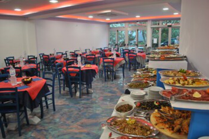 Dining 6 of 24