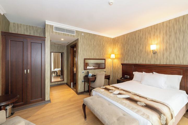 Room 14 of 40