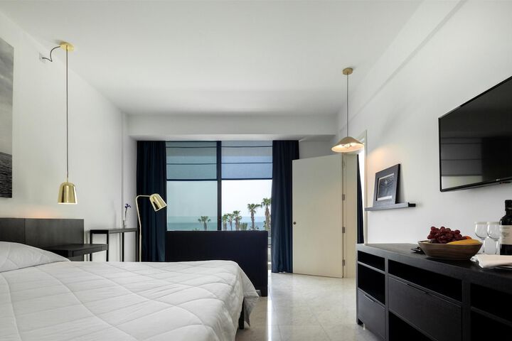 Room 82 of 182