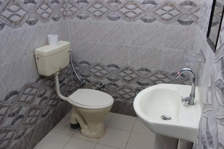 Room 9 of 15