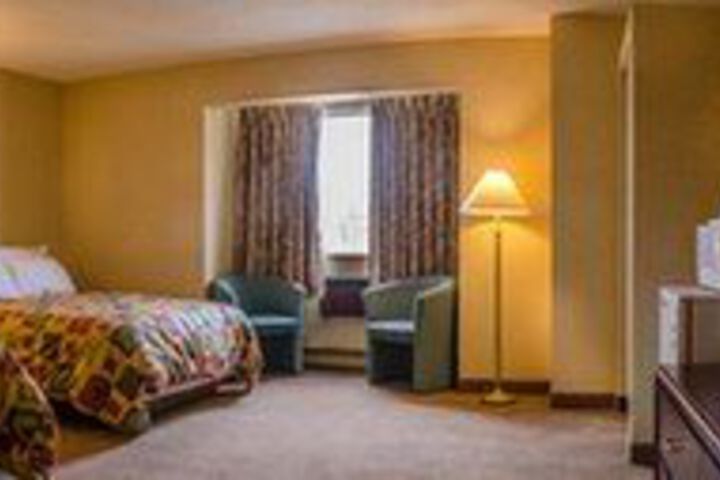 Room 13 of 25