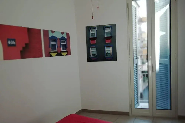 Room 9 of 11
