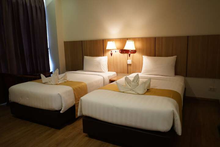 Room 5 of 37