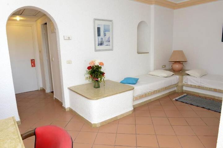 Room 15 of 34