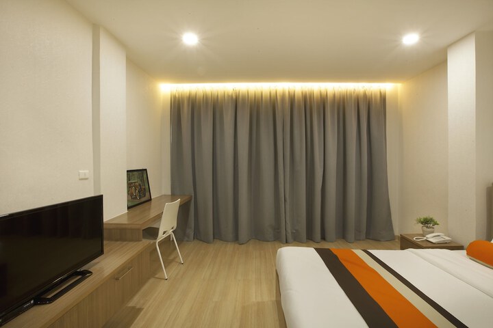 Room 12 of 36