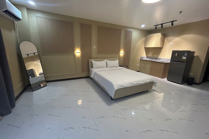 Room 11 of 50