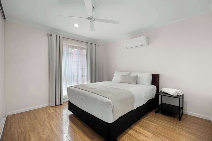 Room 32 of 68