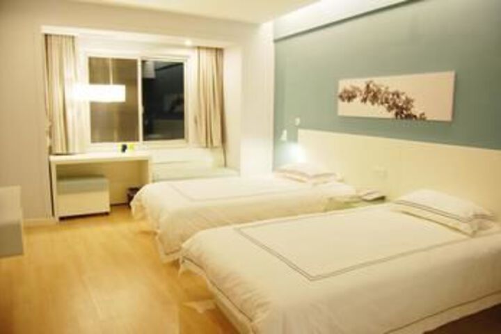 Room 16 of 47