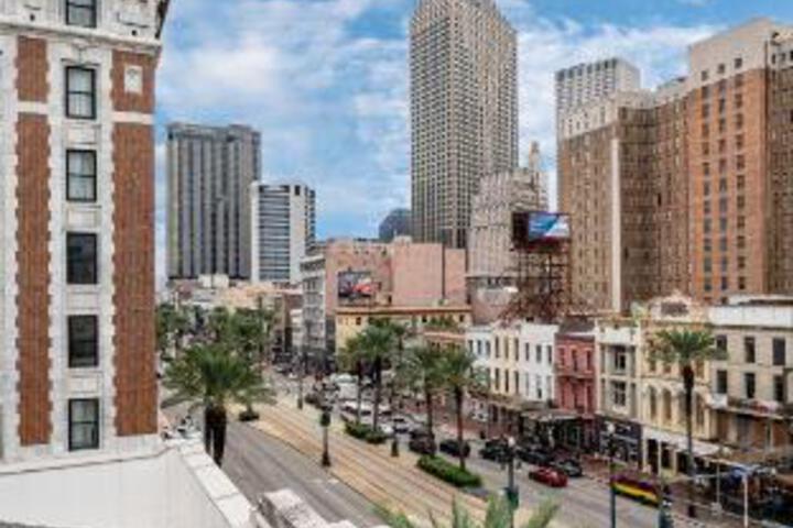 Image of 3BR Stunning Stay 2 Blocks from Bourbon St. 