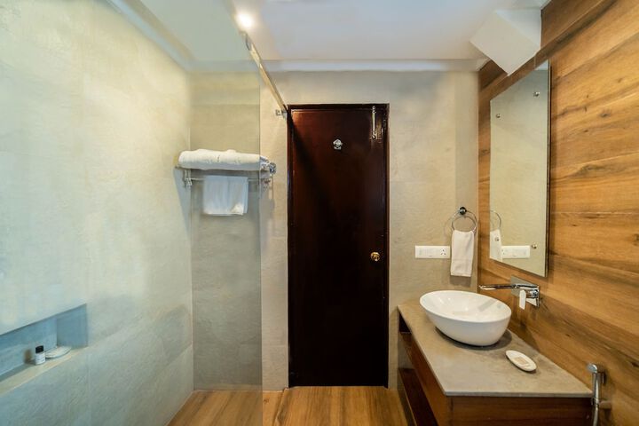 Room 15 of 43