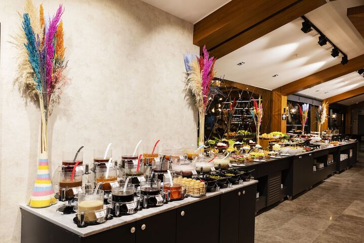 Dining 99 of 128