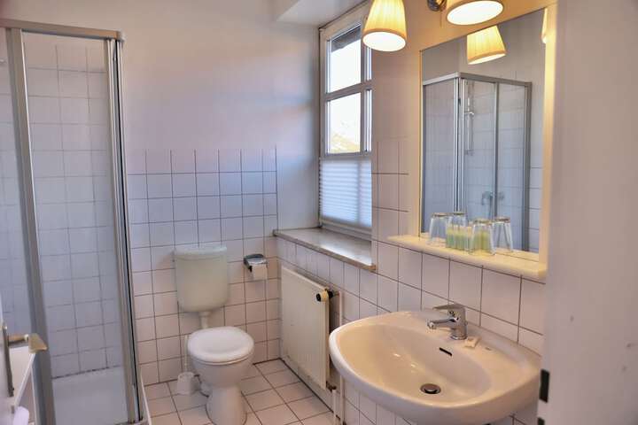 Room 185 of 238