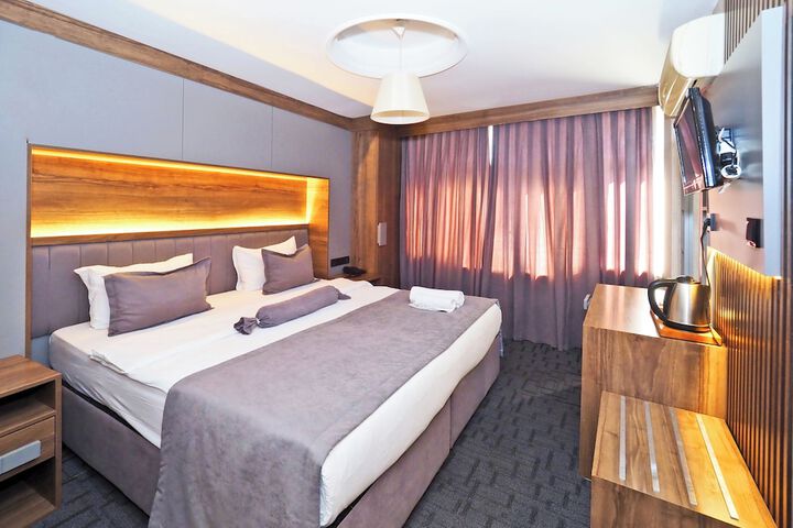 Room 19 of 38