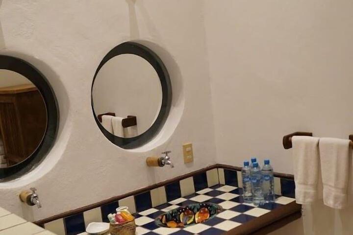 Room 83 of 109