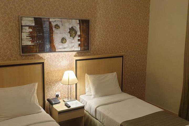 Room 20 of 34