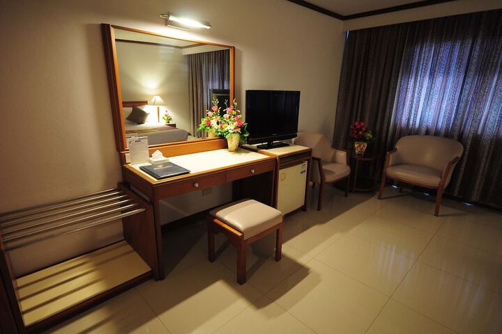 Room 108 of 143