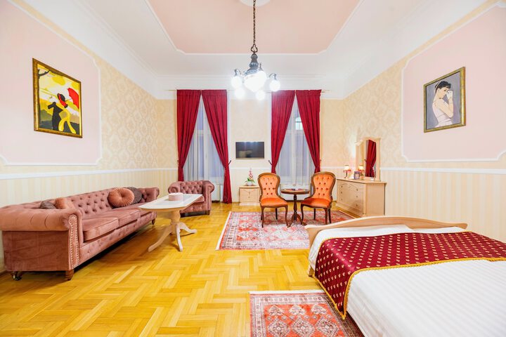 Room 34 of 83