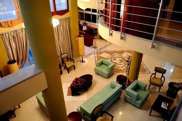 Entrance & Lobby