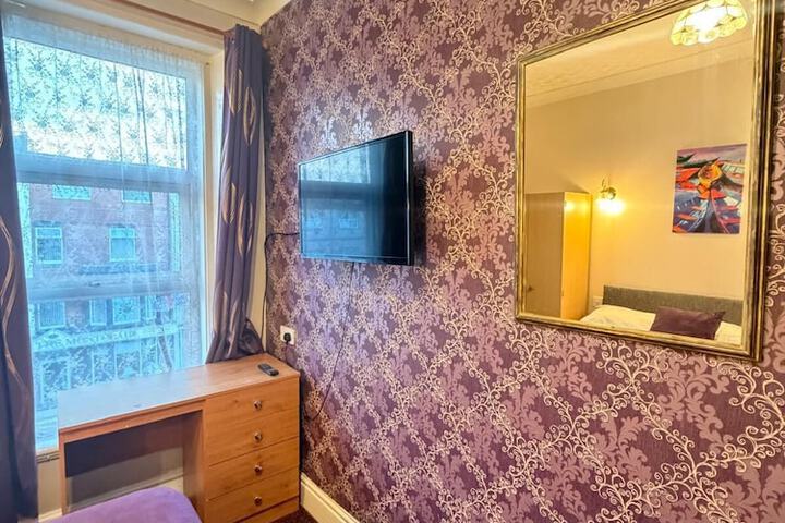 Room 15 of 42