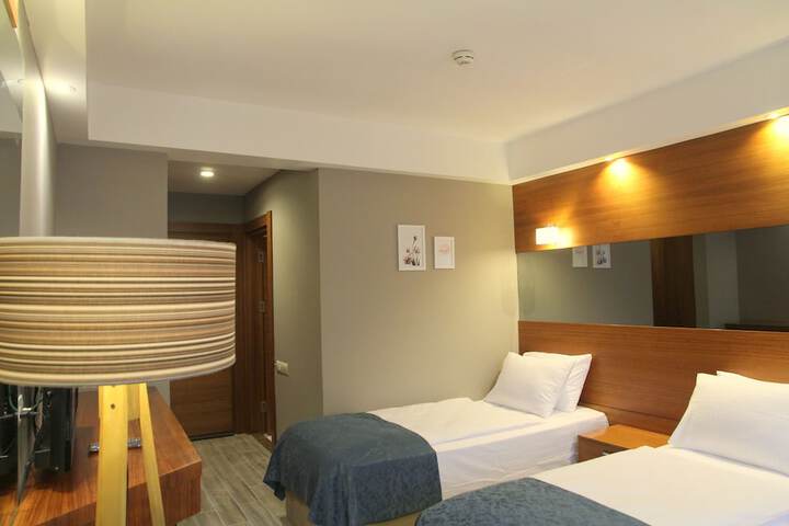 Room 12 of 69