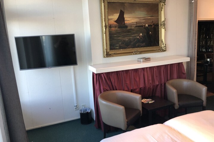 Room 36 of 139