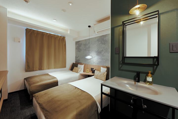 Room 13 of 54