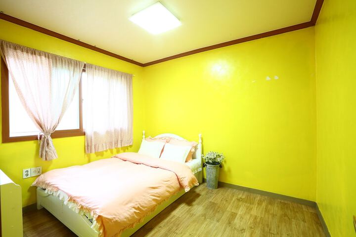 Room 8 of 111