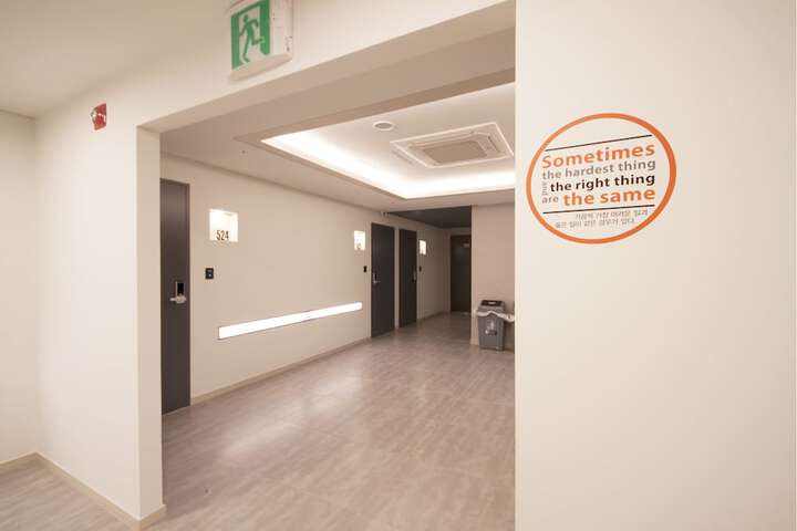 Entrance & Lobby