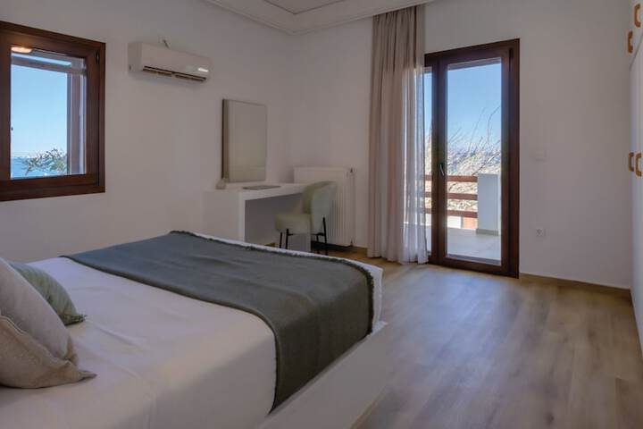 Room 9 of 35