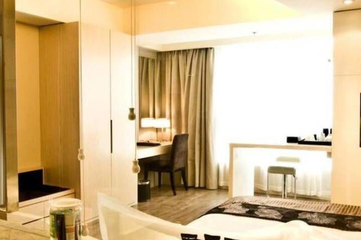 Room 84 of 166