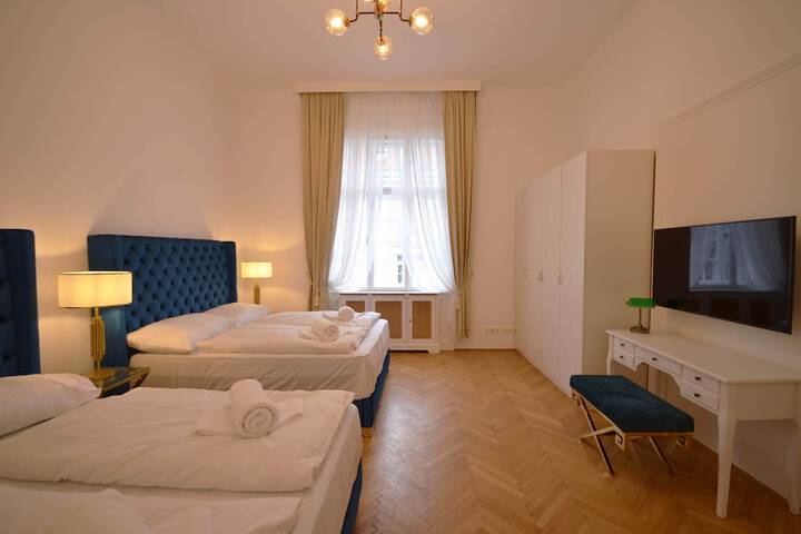 Room 21 of 49