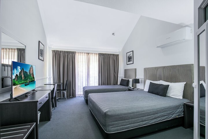 Room 29 of 38