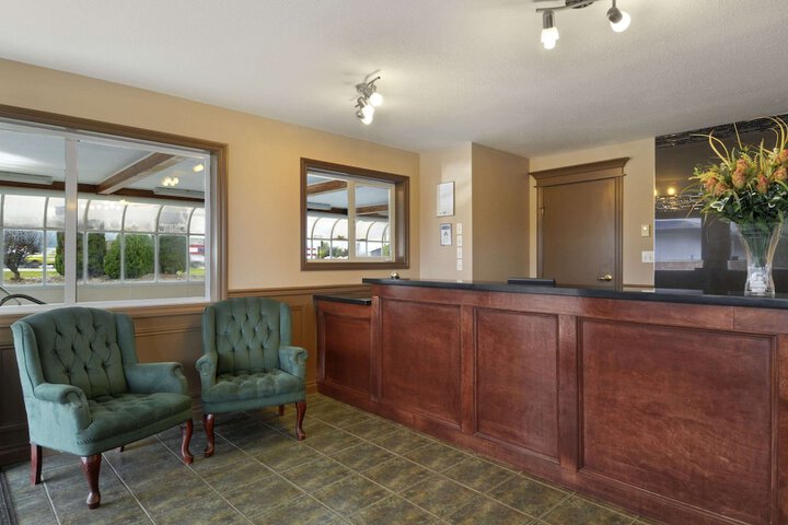 Entrance & Lobby