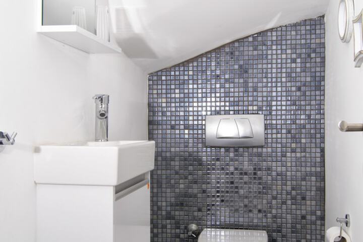 Room 35 of 67