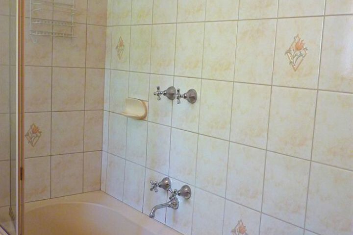 Room 8 of 19
