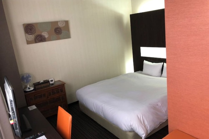Room 9 of 31
