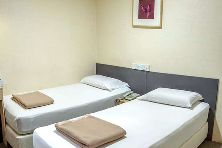Room 25 of 43