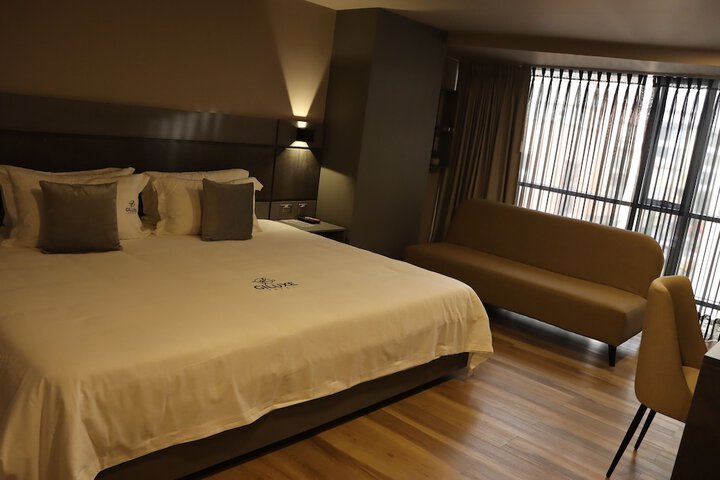 Room 16 of 38